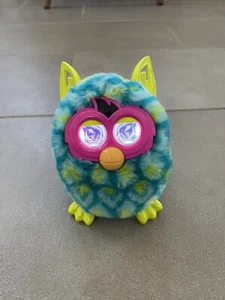 Juguete interactivo para mascotas parlantes Furby Boom Peacock ~ azul verde amarillo probado funciona - Imagen 1 de 5