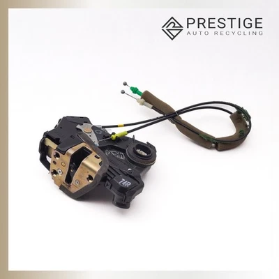 Actuador de cierre de puerta delantero derecho Toyota Corolla 2014-2022 69030-02380 Foto 1 de 4