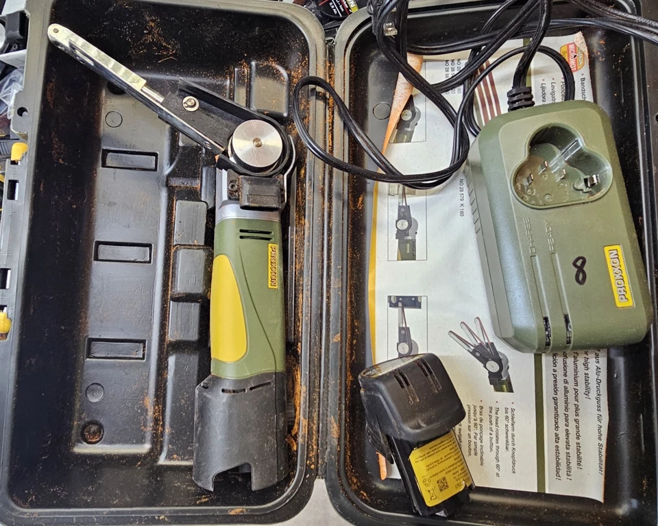 LIJADORA DE BANDA PROXXON LU-6868 BS/A CON ESTUCHE, BATERÍA Y CARGADOR Foto 1 de 4