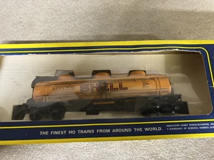 AHM HO Scale Shell 3-Dome Tank Car~ Railroad, Yellow ~ SCCX 1245.. - Picture 1 of 2