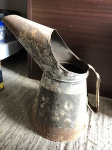 Old Oil Jug 2 Litres - Picture 1 of 6