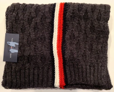 Tommy Hilfiger Para Hombre Esquí Patrulla Bufanda a Rayas Gris Rojo Blanco Logo Nuevo Precio de venta sugerido por el fabricante $60 Foto 1 de 4