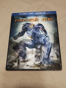 Pacific Rim DVD & Blu-ray - Picture 1 of 6