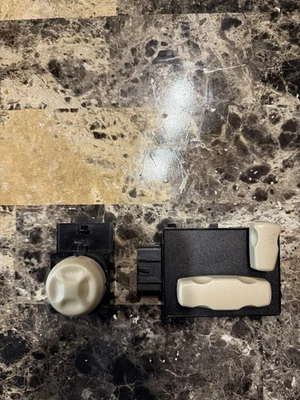 2005-2011 Cadillac STS Front Driver Passenger Seat Adjustment Control Switch Set - image 1 of 4