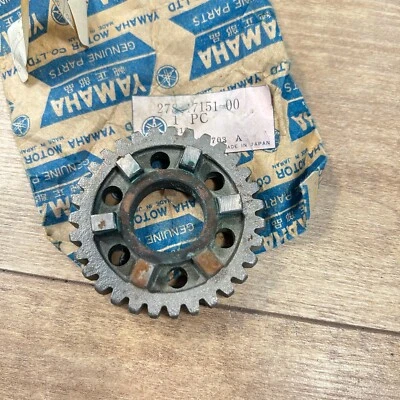 YAMAHA OEM NOS QUINTO PIÑÓN ENGRANAJE / 278-17151-00-00 / DS7 DS 7 R5 R5B R5C Foto 1 de 2
