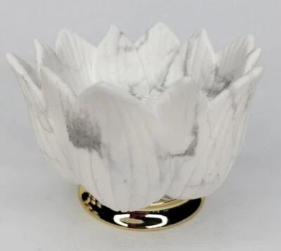 BATH & BODY WORKS FLOWER BOWL WHITE MARBLE SINGLE WICK CANDLE HOLDER  - Image 1 of 3