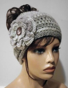 Handarbeit gehäkelt Damen unordentlich Dutt Mütze Blume Beanie verblassend grau - Bild 1 von 3