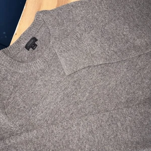 J. Crew Men's Classic Lambswool Crewneck Sweater Medium Taupe - Picture 1 of 7