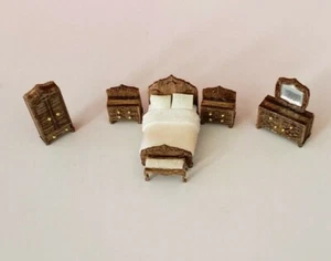 Dollhouse Miniature 1:144 Victorian Bedroom Set Assembled, (6PCS) - Picture 1 of 6