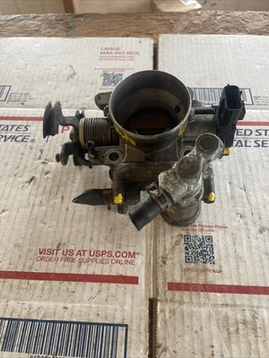 Conjunto de cuerpo de acelerador Geo Tracker 96-98 automático 4 velocidades Foto 1 de 4