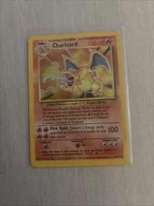 Base Set Charazard - Picture 1 of 4
