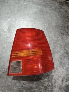 VW GOLF IV VARIANT (1J5) Feu Arrière Droit Feu De Gabarit 1J9945096P - Imagen 1 de 6