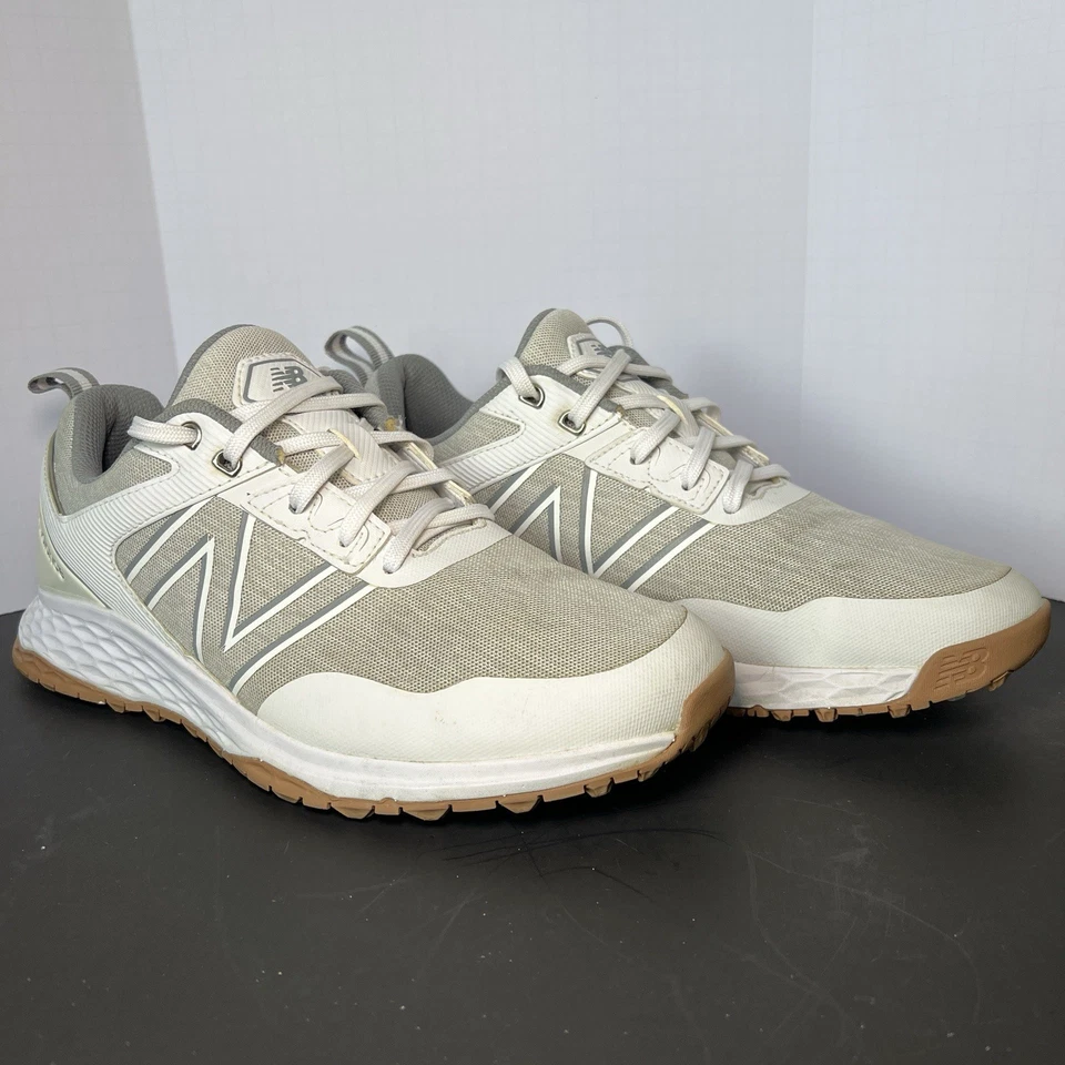 Zapatos de golf New Balance Fresh Foam Contend sin clavos blancos/grises para hombre 10 Foto 1 de 4