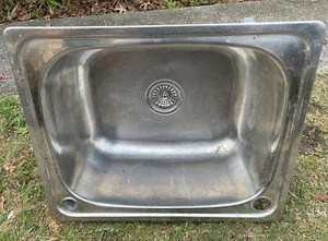 Metal sink Used - Picture 1 of 5