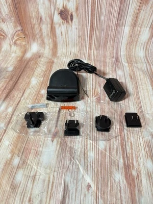 Soporte de carga iPort 70208 negro con adaptadores de salida Foto 1 de 2