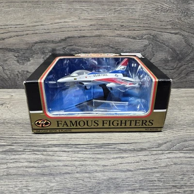 Motormax Famous Fighters F-16 FALCON Military Jet Die-cast Plane US Air Force - Image 1 of 4