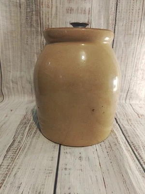 Antique Cream Colored Glazed Stoneware Crock ,Wood Lid, One Gallon, 9x6.5x6.5 In - Image 1 of 4