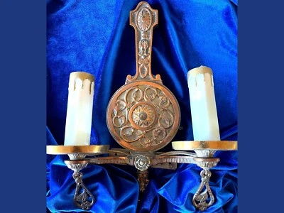 Aplique de luz doble de latón con acabado de cobre Art Nouveau vintage Foto 1 de 4