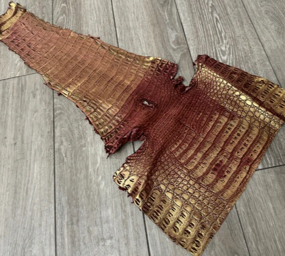 Ouro vermelho metálico genuíno barriga de crocodilo caimão couro pele de jacaré 477 - Imagem 1 de 4