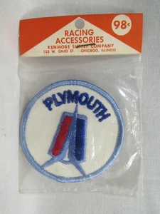 Parche de carreras NHRA bordado vintage PLYMOUTH 2,75"x2,75" nuevo de lote nuevo hecho en ee. uu. - Imagen 1 de 2