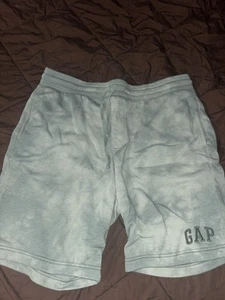 Large Men’s Green GAP sweatshorts - Picture 1 of 3