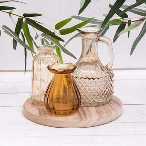 Vaso e brocca vintage in vetro ambrato e marrone su espositore in legno - Foto 1 di 4