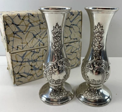 Par de candelabros vintage de 5,25 pulgadas tono plata metal Japón Foto 1 de 4