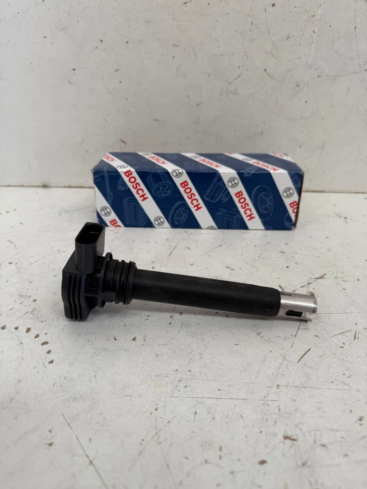 Bosch Ignition Coil for AUDI LAMBORGHINI SEAT SKODA VW 06D905115D 06E905115 - Image 1 of 4