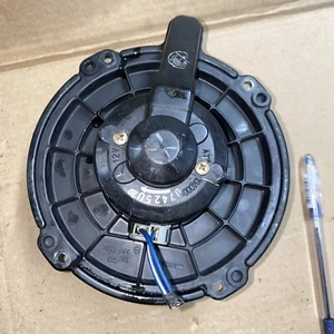 Blower Motor Fits 98-99 isuzu amigo 402725-0060 - Picture 1 of 3