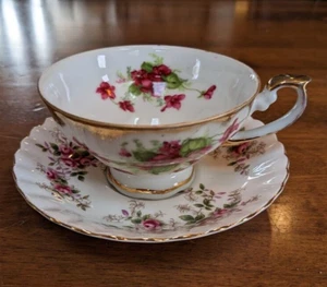 Royal Albert Bone China Lavender Rose Cup and Saucer England - Foto 1 di 4