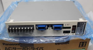 Nuovo Panasonic servoazionamento AC DV 40P 040LD2C AC200V DV-40P-040LD2C - Foto 1 di 10