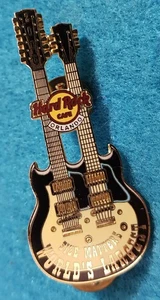 GUITARRA DE DOBLE MÁSTIL NEGRA MÁS GRANDE DEL MUNDO ORLANDO SIZE MATTERS Hard Rock Café PIN - Imagen 1 de 1