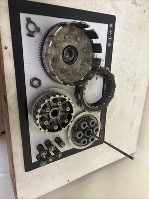 Conjunto de cubo de cesta de embreagem KTM 620 640 Mxc Sx Exc fabricante de equipamento original 58332001000 LC4 FABRICANTE DE EQUIPAMENTO ORIGINAL - Imagem 1 de 4