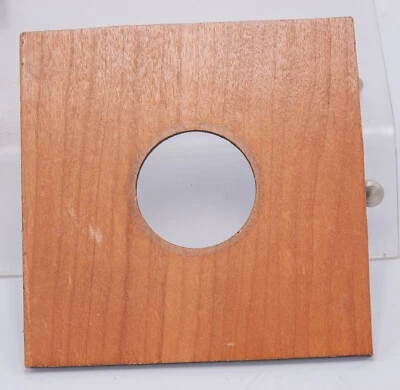 Vintage - 4" Square Graflex Camera Wood Lens Board 34.6mm Copal #0 Hole - Image 1 of 2