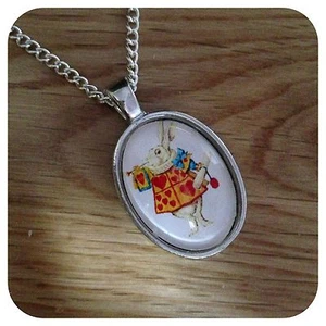Collar Alicia en el País de las Maravillas El Conejo Blanco - Imagen 1 de 1
