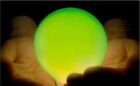 Pierre géante chaude rare 50 mm brille dans la pierre sombre boule verte + support 