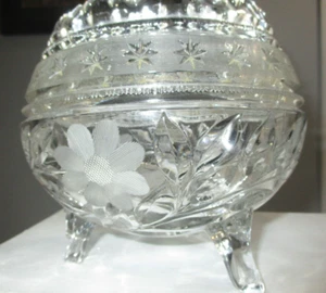 Gorgeous Vintage Crystal 3 Leg Sawtooth Rim Bowl Diamond Floral & Leaf Designs - Picture 1 of 8