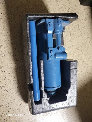 Mercedes Benz Hydraulic Floor Jack Sprinter 3500 OEM Weber Hydraulik A9065800118 - Image 1 of 2