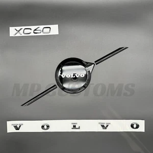 Insignia de letras de rejilla negra Volvo Xc60 2022-25 sin orificio para cámara frontal - Imagen 1 de 18