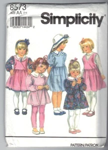 Simplicity 8573 Mädchen Kleid Oberteil Trägerhose Größe 2-4 UNGESCHNITTEN SEHR GUTER ZUSTAND - Bild 1 von 1
