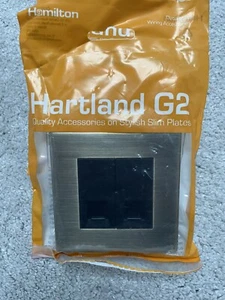 Hamilton Hartland G2 Antique Brass 2 Gang Unshielded RJ45 CAT 5E Black Insert - Afbeelding 1 van 6