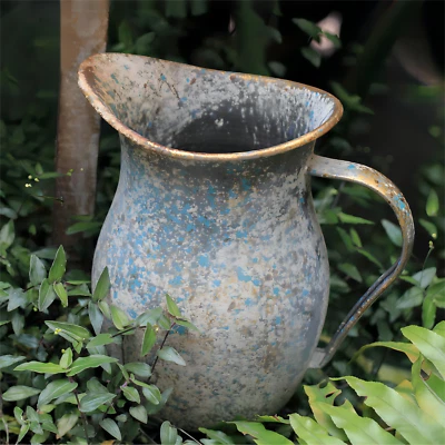 Jarrón de metal vintage decoración para flor rústica decoración de granja Foto 1 de 4