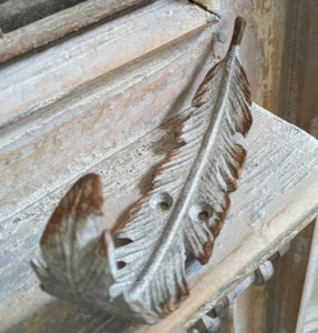 New Grey FEATHER French Vintage Shabby Chic Cast Iron Rustic Wall Coat HOOK - Picture 1 of 5