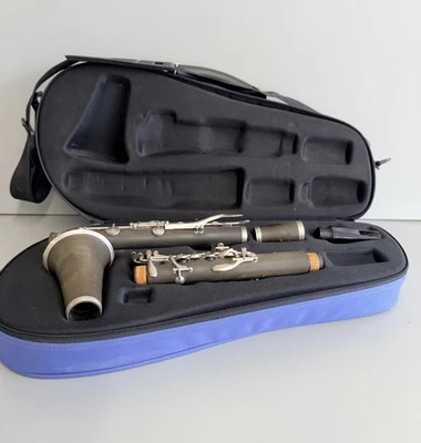 First Act Student Clarinet with Hard Case – Ready to Play! Excellent Shape * - Image 1 of 4