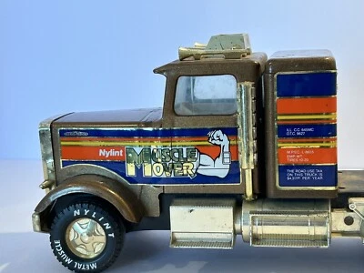 VINTAGE NYLINT MUSCLE MOVER PRESSED STEEL FREIGHTLINER SEMI TRUCK NO TRAILER - Image 1 of 4