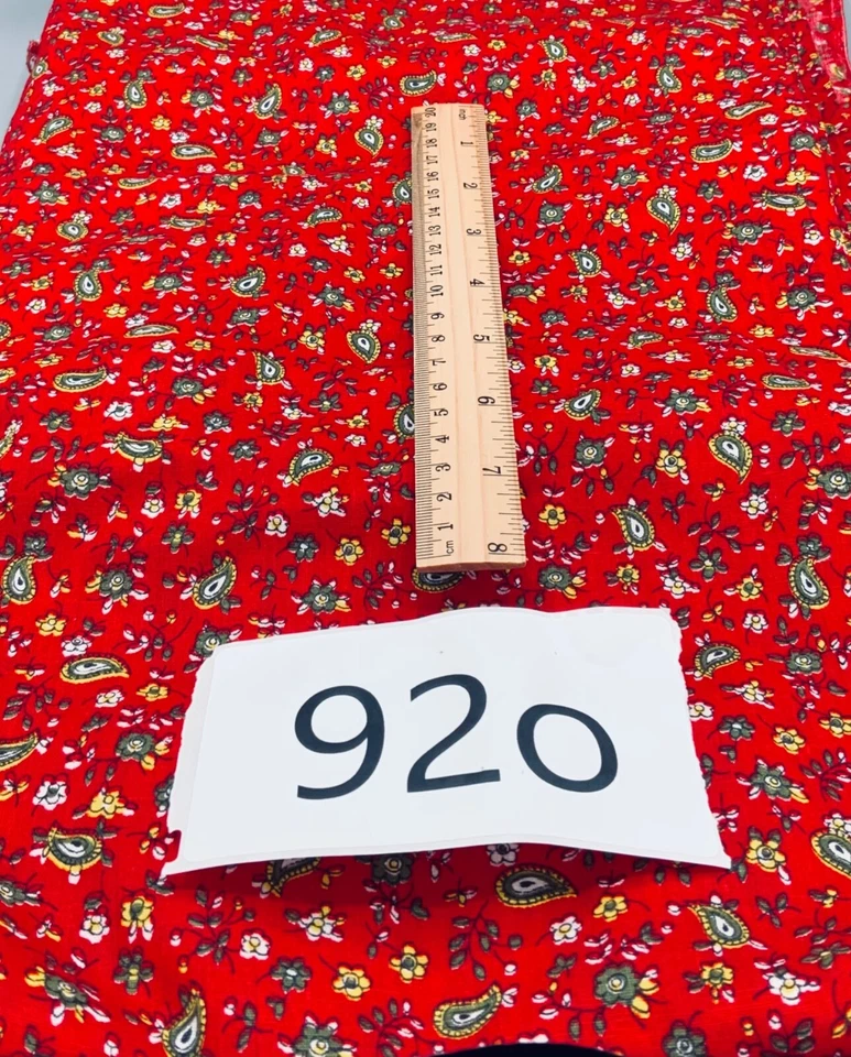 VTG RED GREEN YELLOW WHITE PETITE FLOWERS CALICO BTY Cotton Fabric - Image 1 of 1