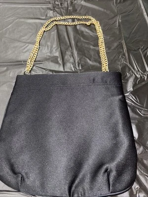 8” Negro Satinado, Bolso de Mano Metal Dorado Mango de Cadena y Cierre a Presión Foto 1 de 4