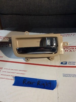 Manija interior interior derecha Nissan Máxima 2004-2008 OEM con moldura Foto 1 de 4