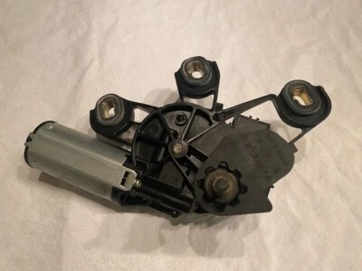 2002-2005 Mercedes-Benz W203 C240 C320 Wagon OEM Rear Windshield Wiper Motor  - Image 1 of 4