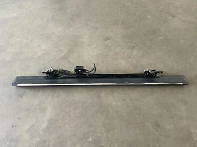 Cadillac Escalade ESV 2015-2020 estribo lateral izquierdo LWB 1544 OEM Foto 1 de 4